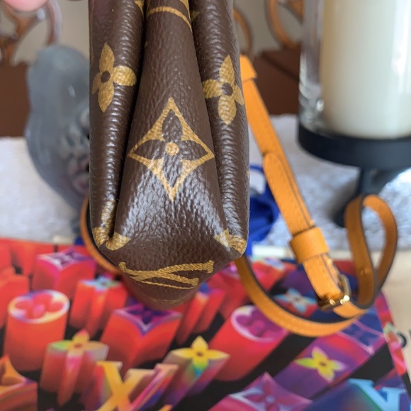 New with tags employees pochettes Louis Vuitton - Picture 6 of 11